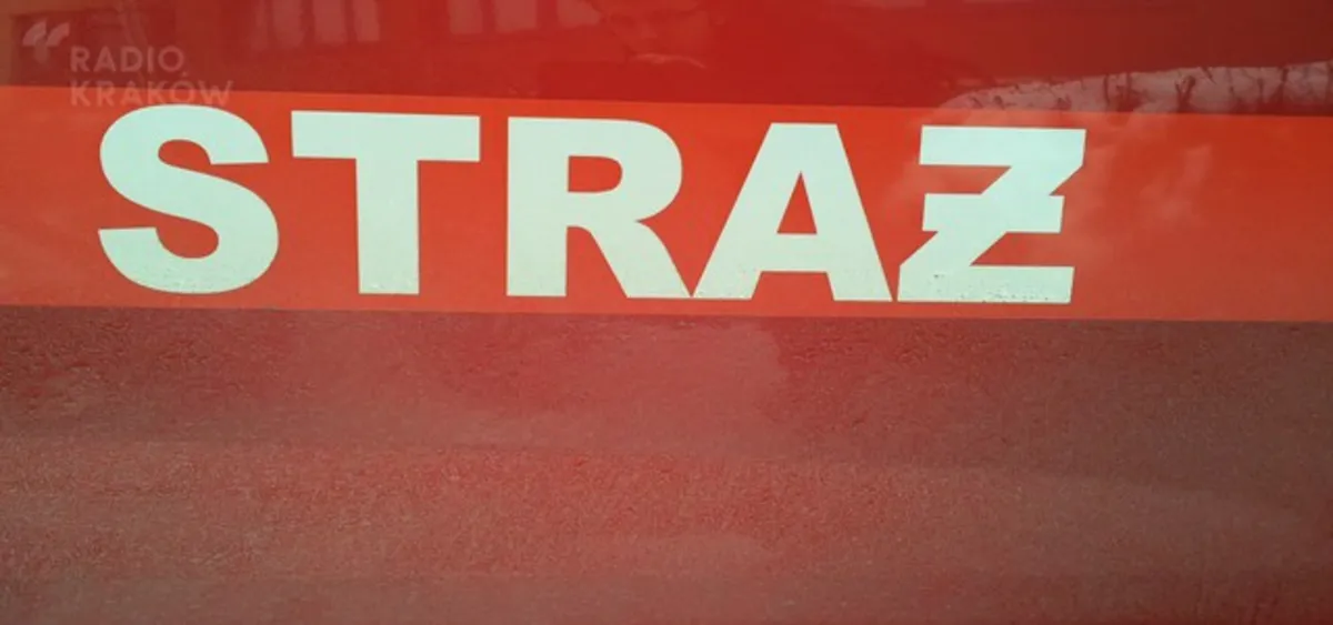 Wypadek na torach w Krakowie. Dwie osoby ciężko ranne
