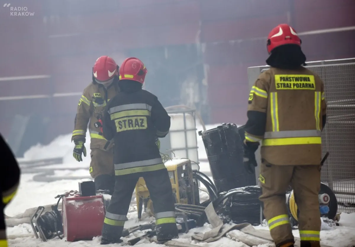 Już trzecią dobę trwa gaszenie pożaru w archiwum Urzędu Miasta Krakowa