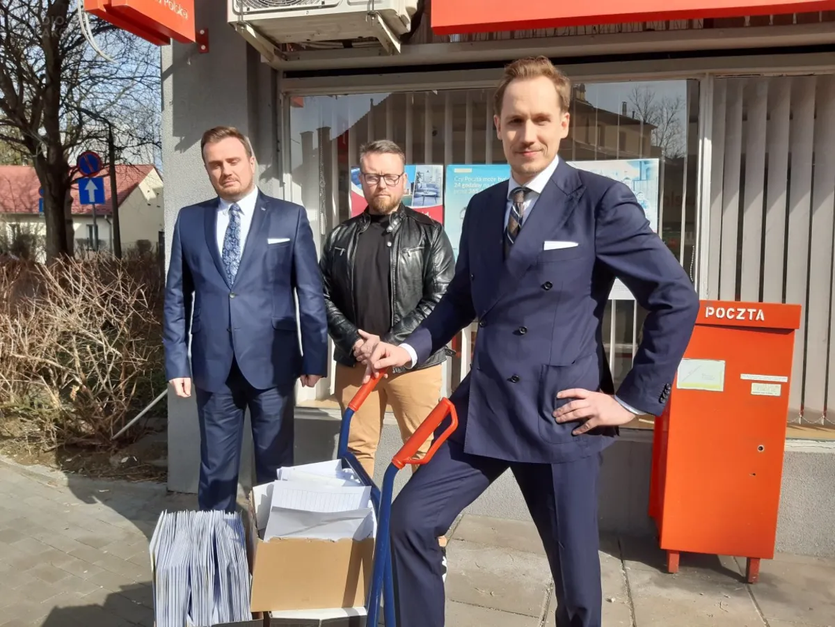 Konfederacja zarzuca papierkową robotą sanepidy w całej Polsce