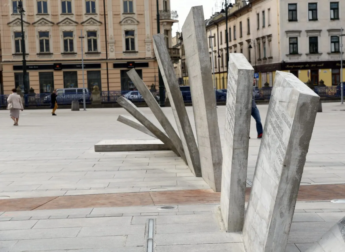 Pomnik Ryszarda Kuklińskiego już można oglądać na placu Jana Nowaka Jeziorańskiego