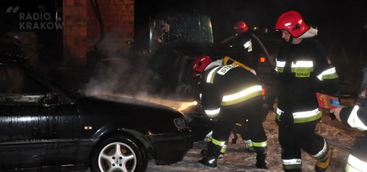Oświęcim: na prywatnej posesji płonęły auta i skutery