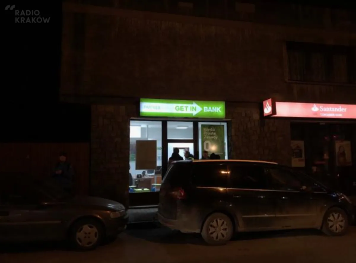 Napad na bank w Nowym Targu. Policja szuka sprawcy