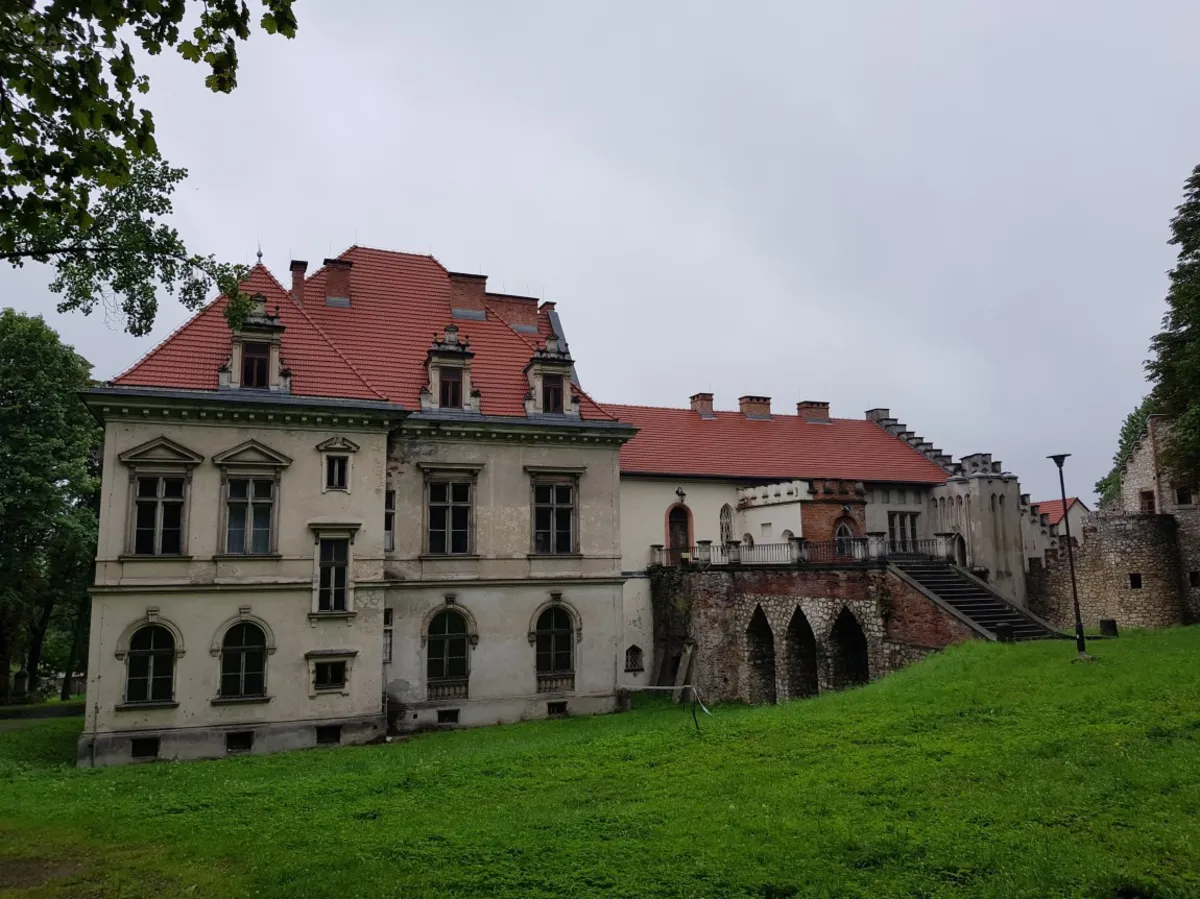 Pałacu w Młoszowej koło Trzebini