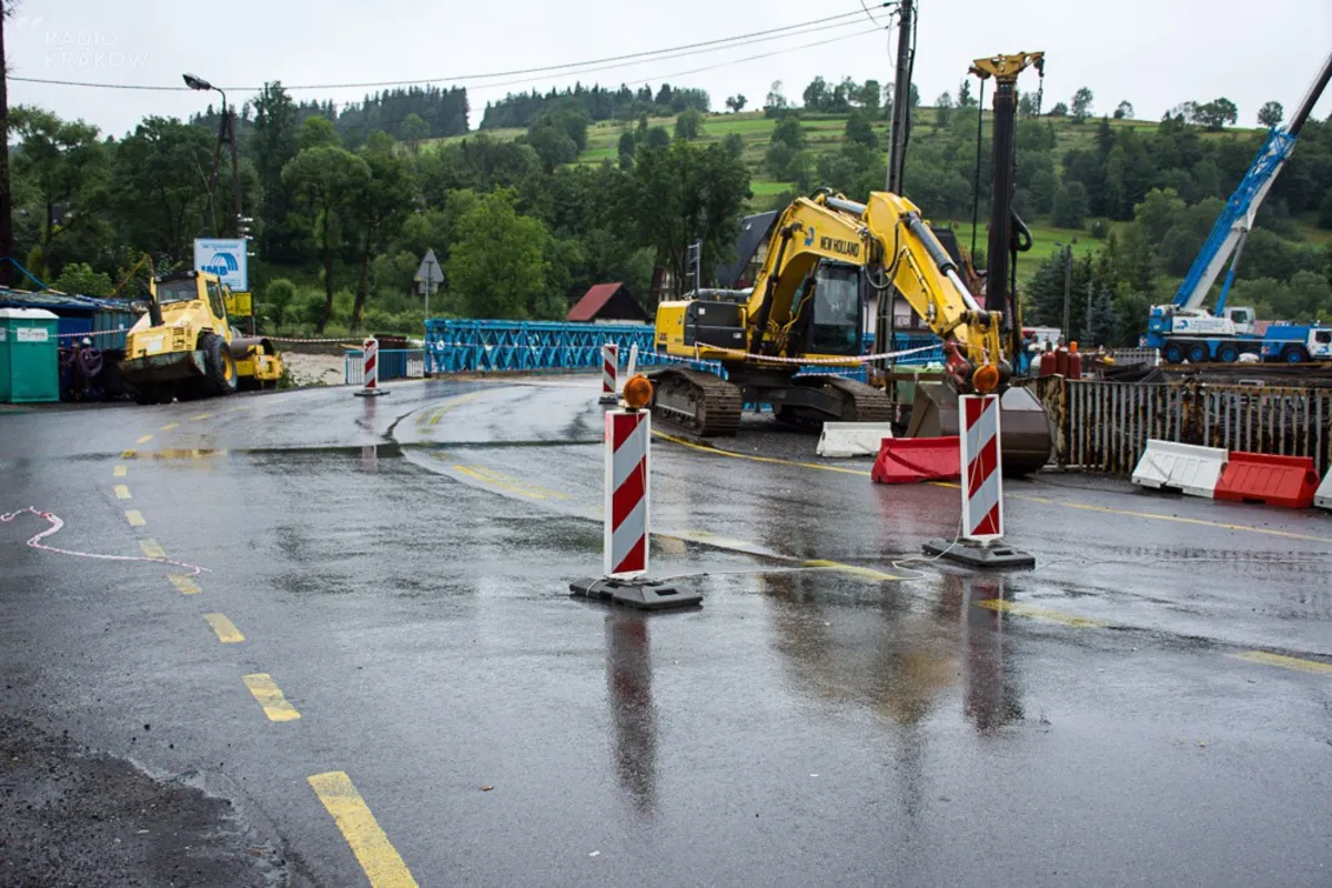 Ulewy w Małopolsce.  Most w Białym Dunajcu  już przejezdny