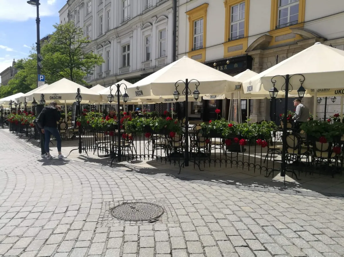 Krakowskie kawiarnie i restauracje znów czekają na klientów