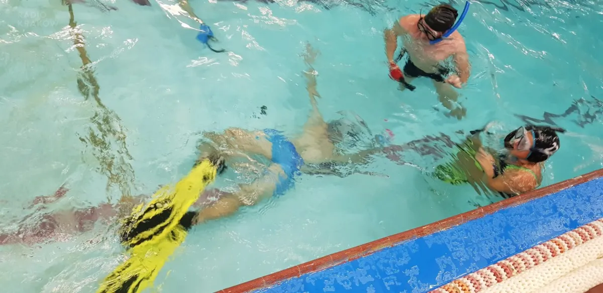 Trening hokeja podwodnego