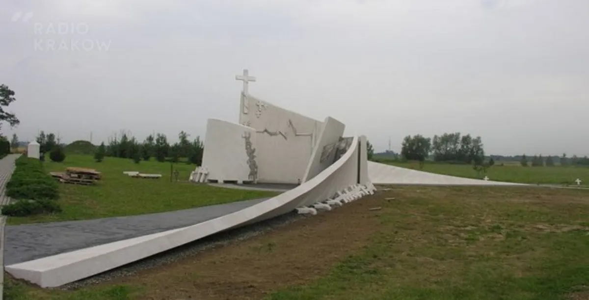 Odsłonięto Pomink Ofiar Wypadków Drogowych