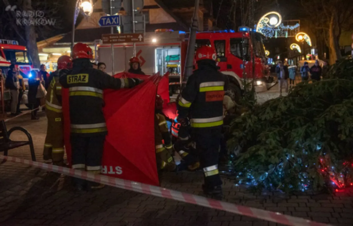 Na Krupówkach w Zakopanem ponownie stanęła choinka