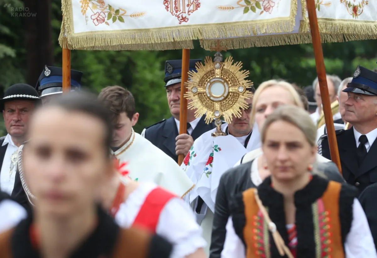 Procesja Bożego Ciała w parafii Matki Bożej Szkaplerznej w Witowie