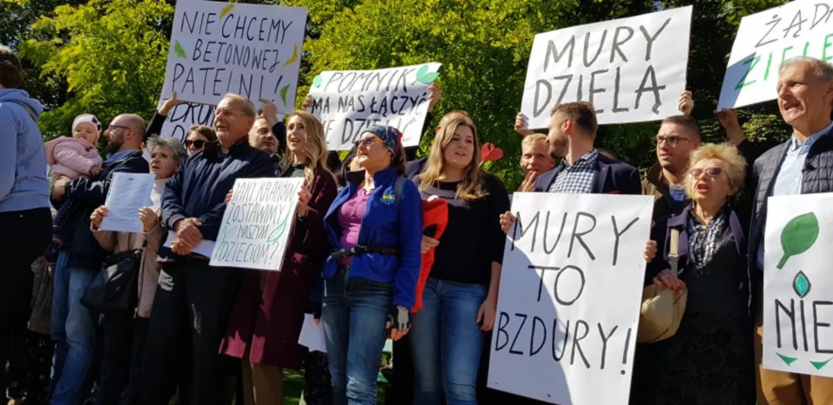 Protest na placu Inwalidów 