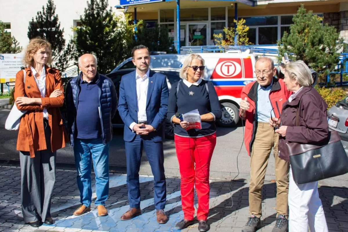Pikieta pielęgniarek apelujących o rozwiązanie kryzysu w szpitalu w Zakopanem