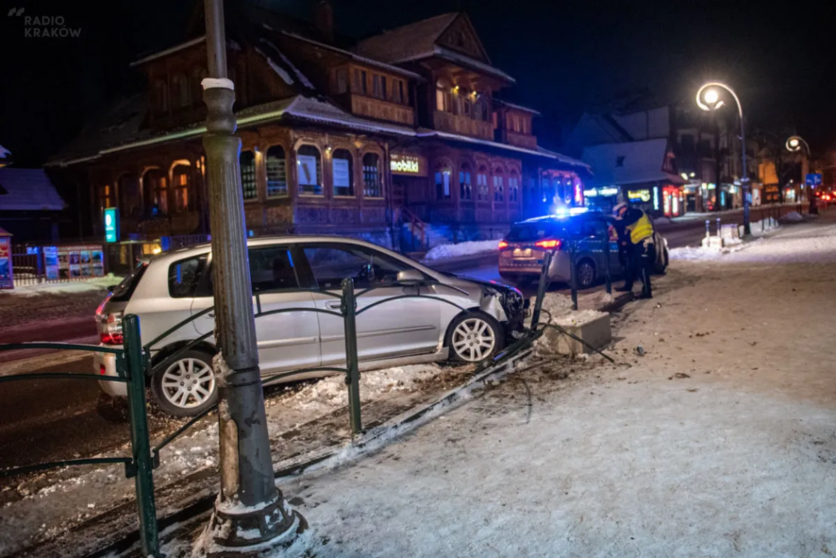 Wjechał autem w barierki i oddalił się. Szuka go zakopiańska policja