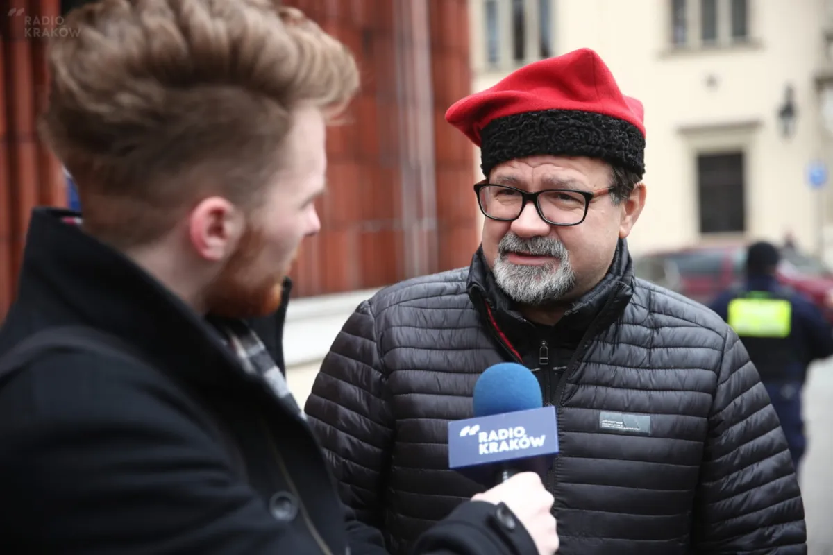 Rozdawanie ekologicznych  budlek lęgowych