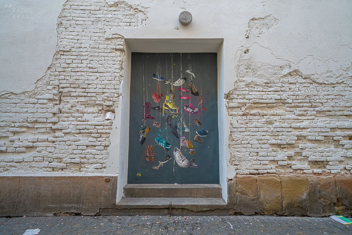 Nowy Sącz. Mural "Podziel się butem"