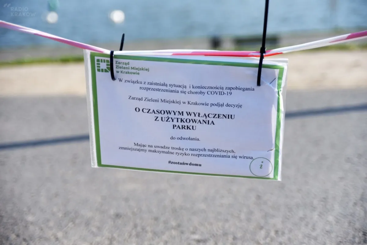 Zakazy epidemiologiczne na Błoniach, Plantach i bulwarach wislanych w Krakowie