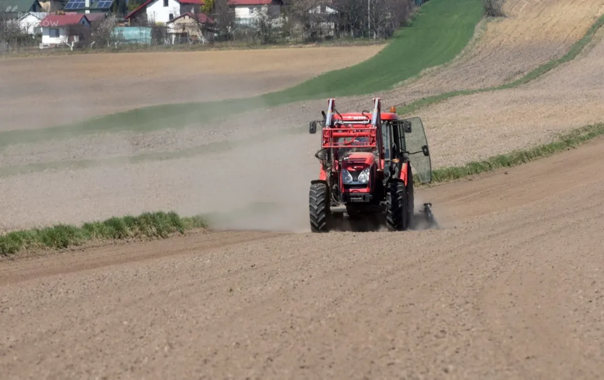 Prace polowe w podkrakowskich wsiach