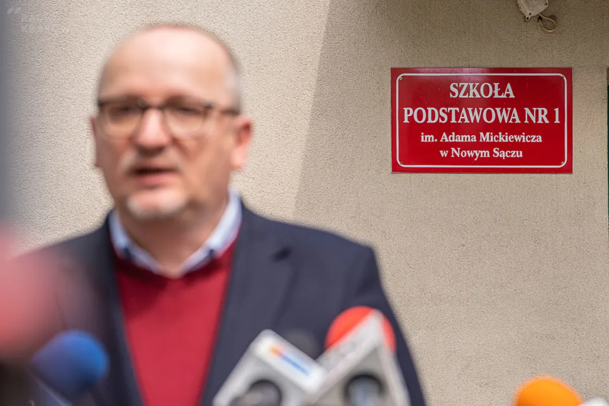 Nowy Sącz. Konferencje prasowe w sprawie Szkoły Podstawowej nr. 1