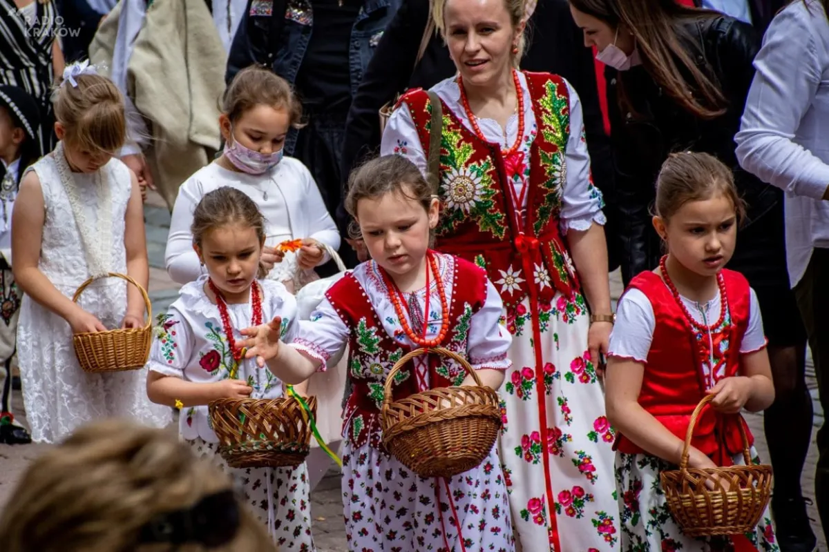 Procesja miejska w Zakopanem, w uroczystościach wzięły udział tłumy
