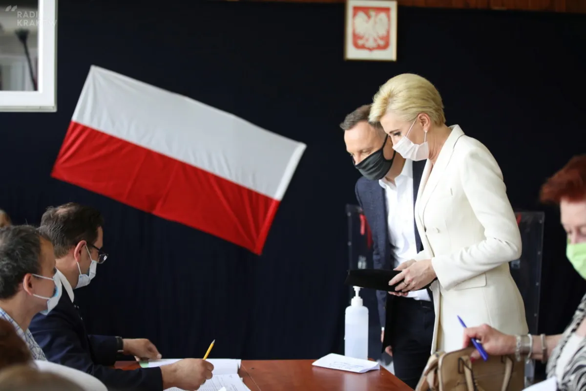 Prezydent RP Andrzej Duda  z małżonką głosowali w Krakowie