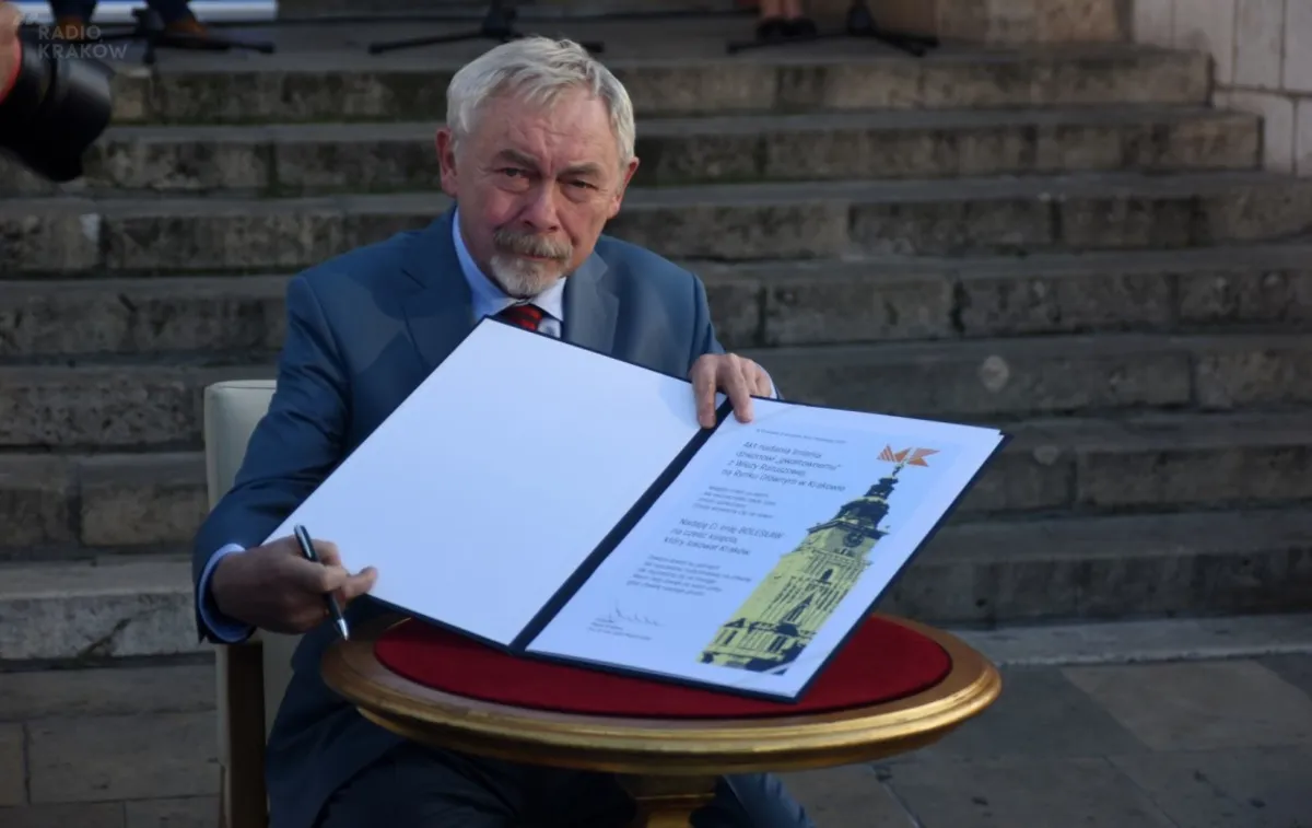 Uruchomienie dzwonu gwałtownego " Bolesław " w hełmie Ratusza na Rynku Głównym