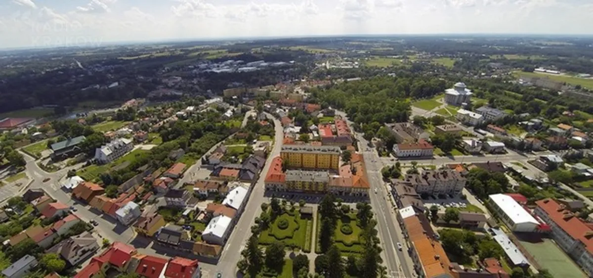 Dąbrowa Tarnowska z synagogą, ciepłym basenem i bez pracy