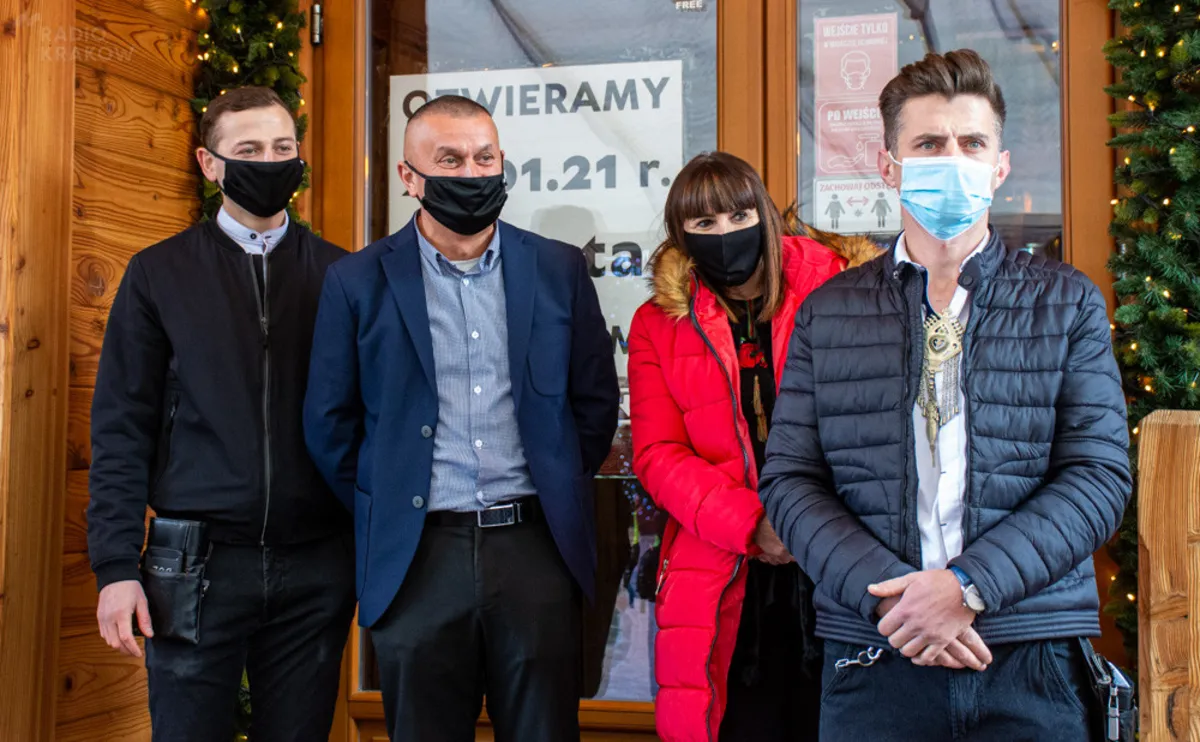 Tłumy przed Karczmą Góraleczka w Zakopanem