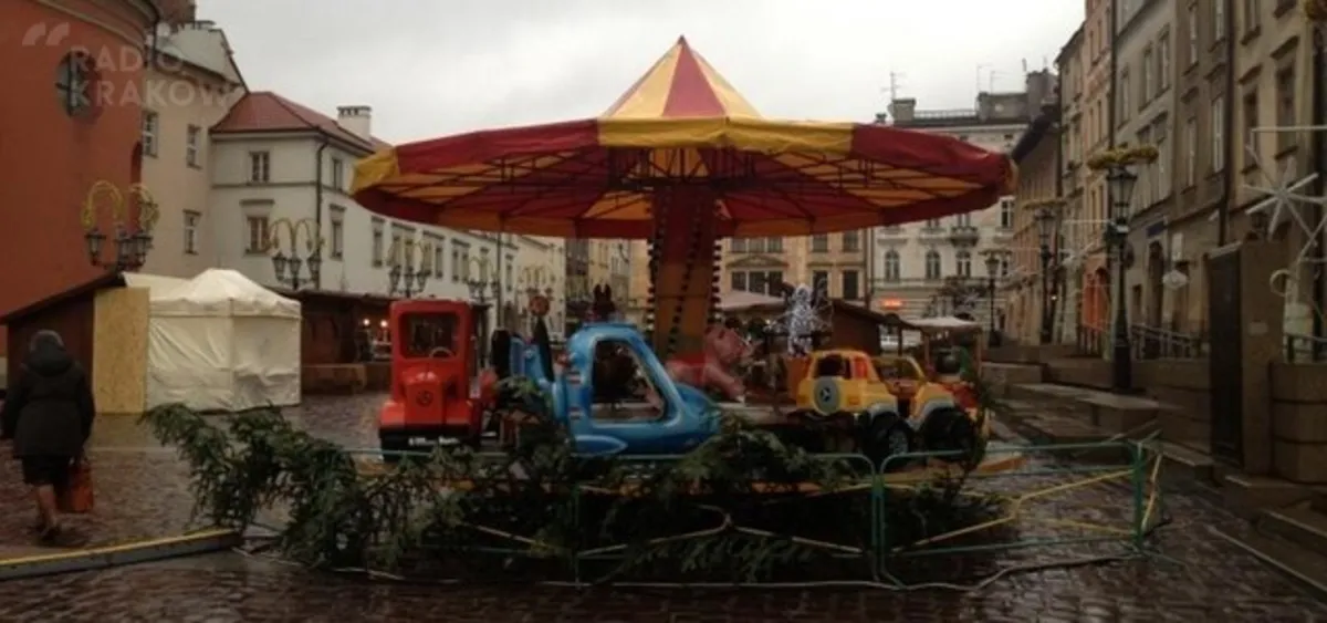 Krakowski Rynek w święta wygląda zbyt tandetnie?