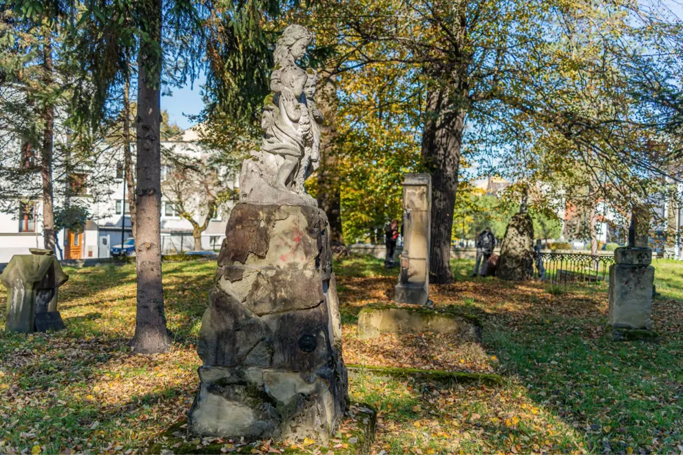 Nowy Sącz: tak zmieni się organizacja ruchu wokół cmentarzy. SPRAWDŹ