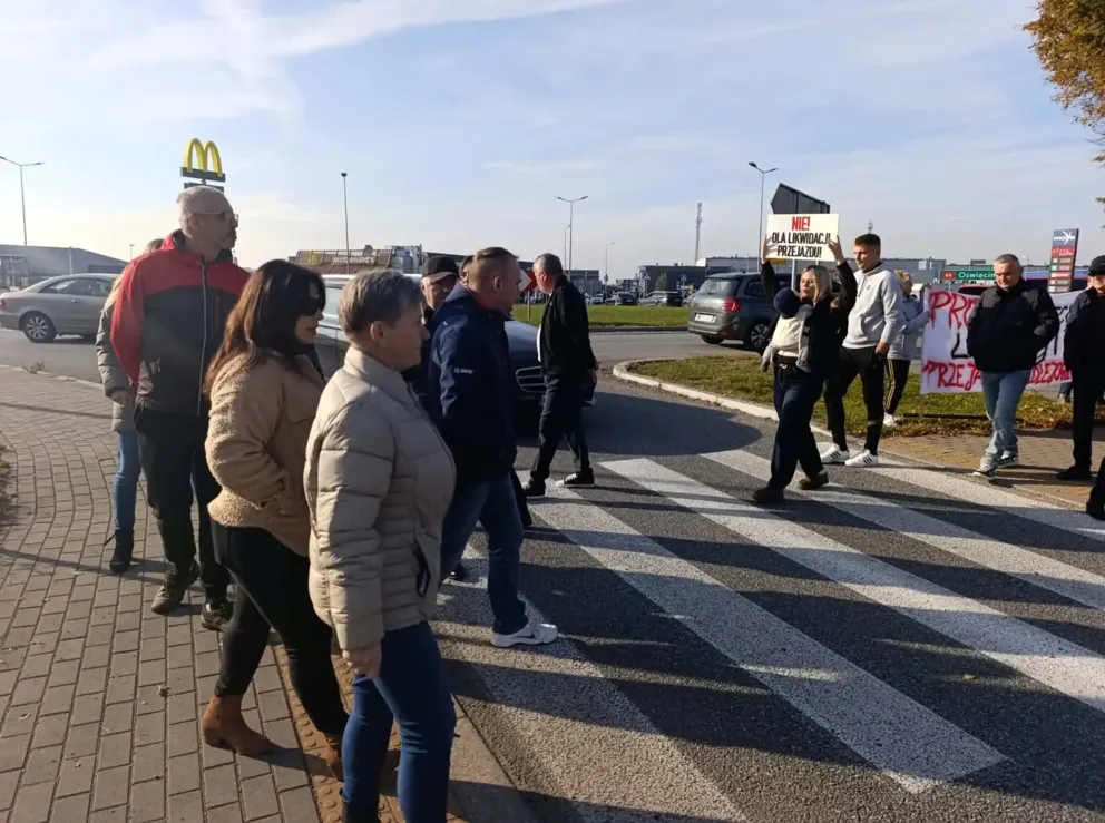 Zator. Mieszkańcy zablokują rondo przy parku rozrywki. W sobotę duże utrudnienia na DK44