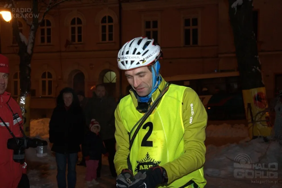 Zjazd na linach z wieży ratuszowej w Bieczu, fot. Tomasz Stasiowski, HaloGorlice
