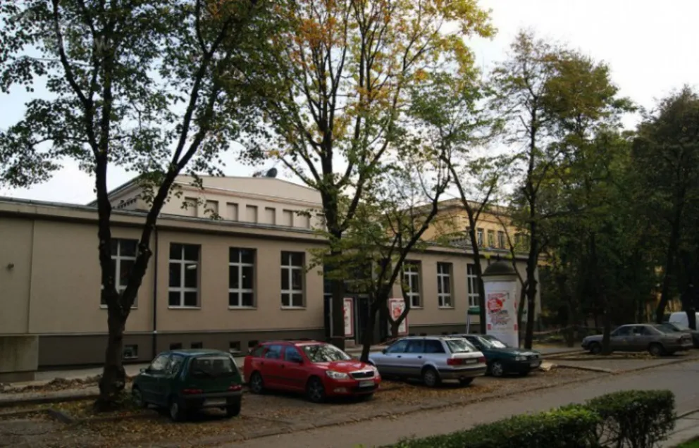 Jakie są wyniki pracy śledczych w teatrze Łaźnia Nowa?