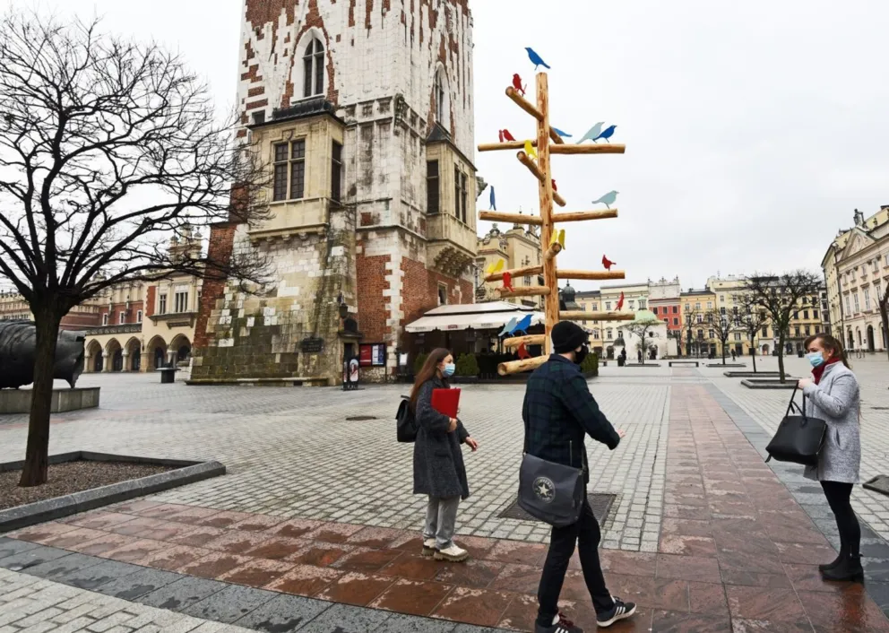 Czy tworzenie drzewek emausowych upowszechni się tak jak szopkarstwo?