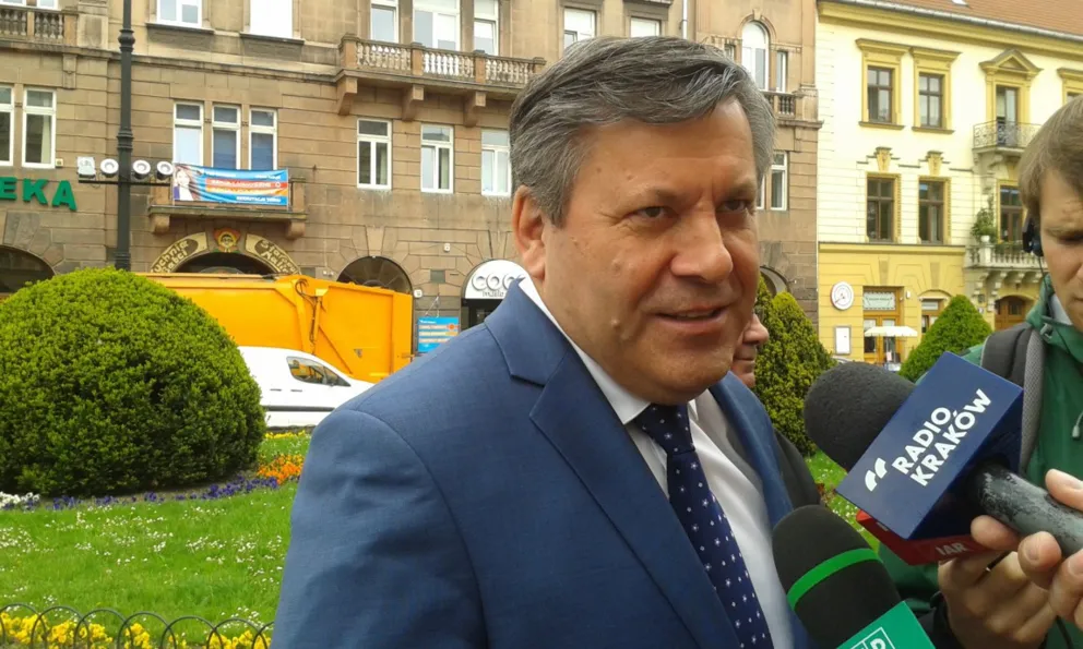 Janusz Piechociński negocjuje z zarządem huty ArcelorMittal