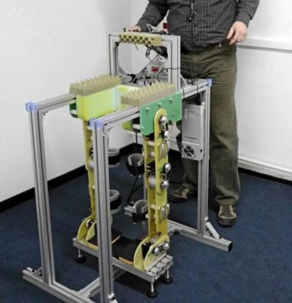 Absolwenci AGH nagrodzeni za skonstruowanie robota pomocnego w rehabilitacji dzieci