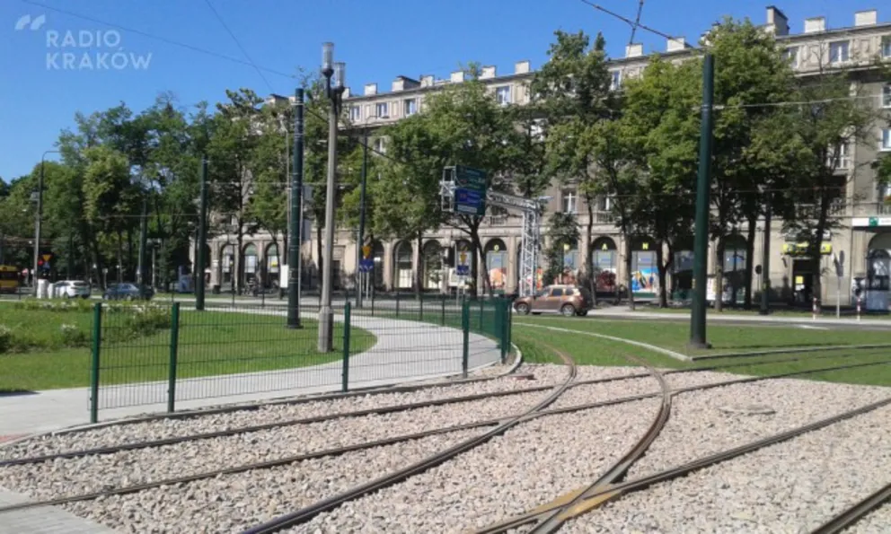 Z półrocznym opóźnieniem dobiega końca remont ul. Mogilskiej