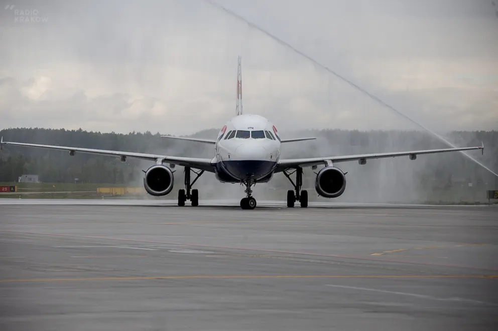 W trzy miesiące ponad 2,5 tys. pasażerów rejsu lotniczego Kraków-Chicago