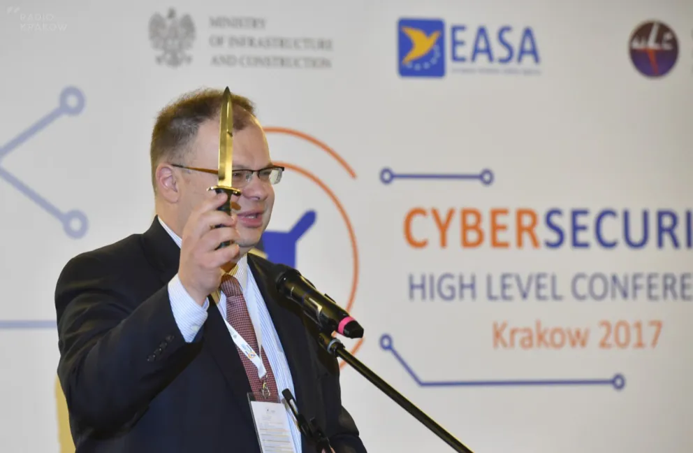 Branża lotnicza: konieczna wspólna walka z cyberzagrożeniami