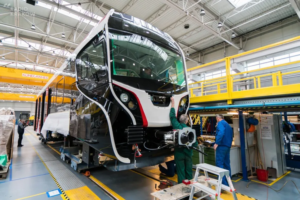 Krakowska firma EC Engineering wyprodukowała tysięczny pantograf dla pociągów regionalnych