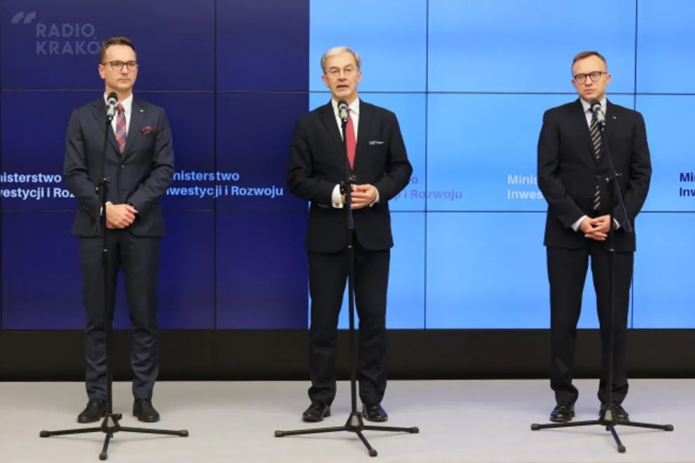 Rząd przyjął projekt dot. przeniesienia środków z OFE na indywidualne konta emerytalne