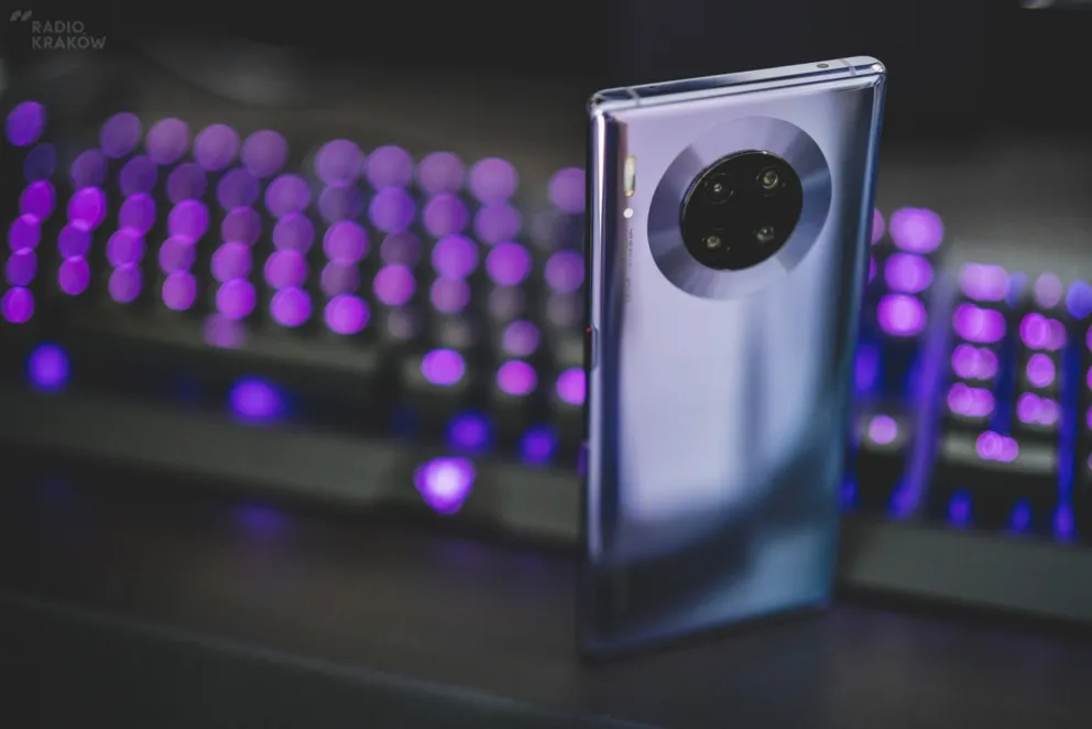UKE: stan epidemii nie zmienia terminów w aukcji na 5G