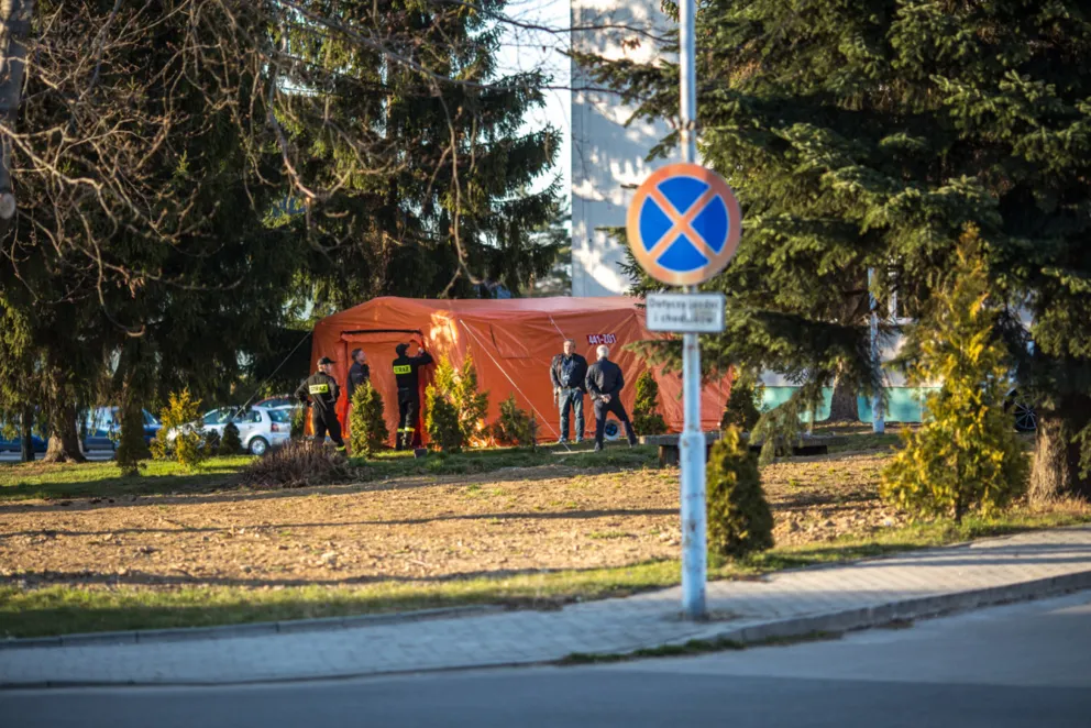 Pneumatyczny namiot stanął przed Szpitalnym Oddziałem Ratunkowym w Gorlicach