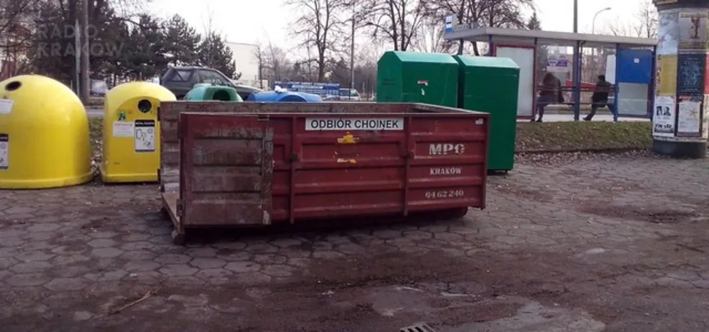 Kontenery na poświąteczne choinki