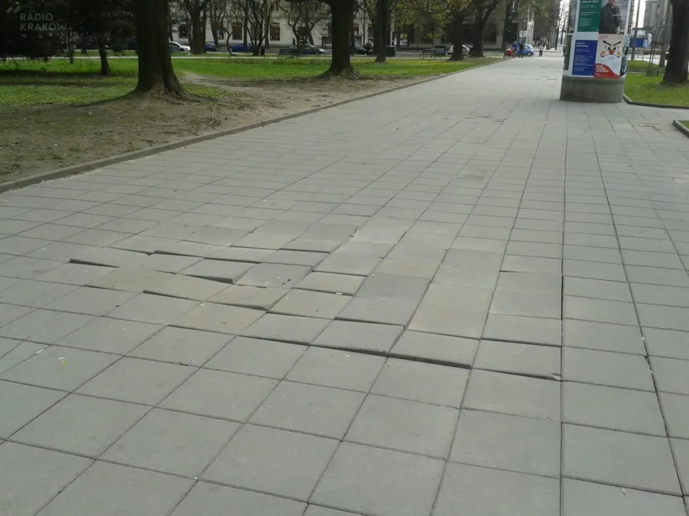 Chodnikowa fuszerka w Nowej Hucie