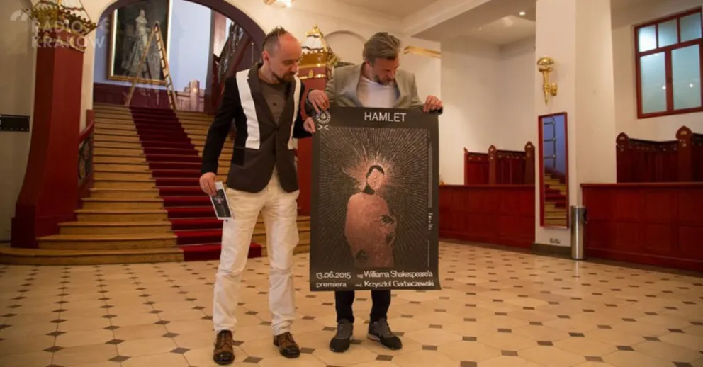 "Hamlet" w Teatrze Starym - jak ma zachwycać, kiedy nie zachwyca