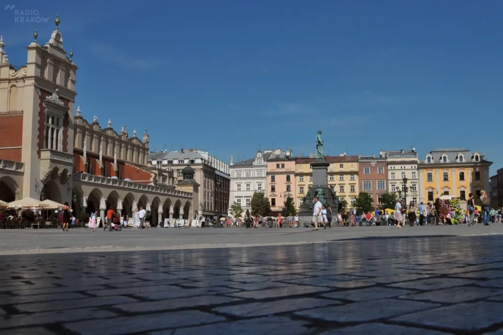 Oby Rynek Krowoderski nie stał się rozgrzaną patelnią w lecie