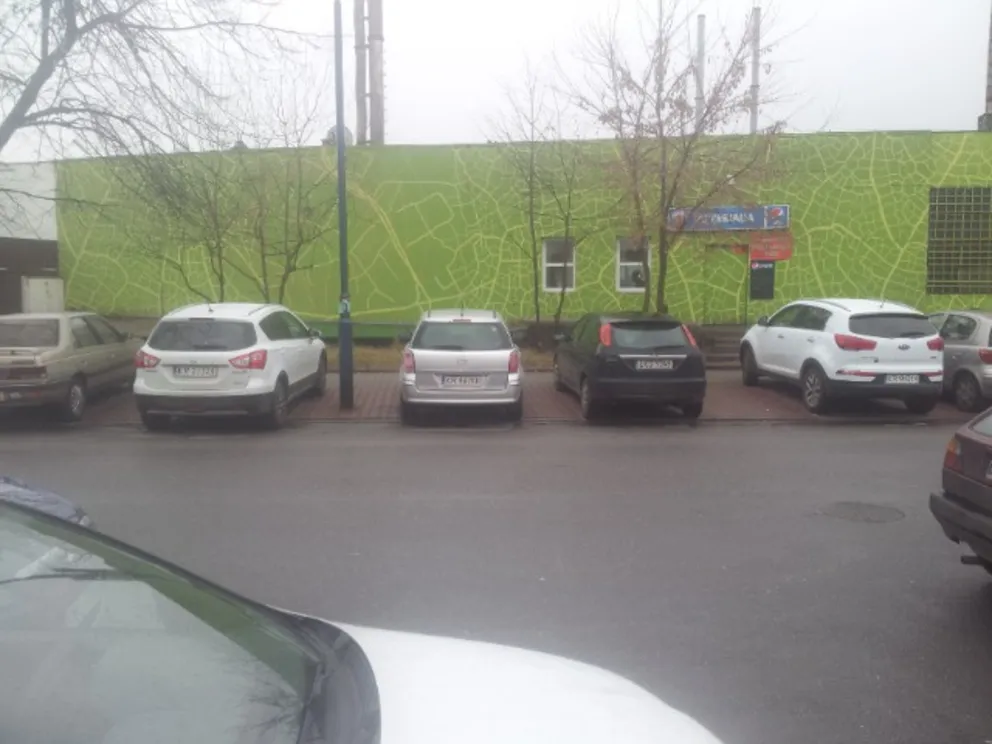 Kierowcy - nie parkujcie bezmyślnie! Nie blokujcie miejsc dla innych