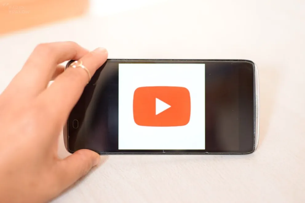 Nauczyciel Roku z Tarnowa przygotowuje zajęcia dla uczniów przez Youtube i szuka kolegów po fachu