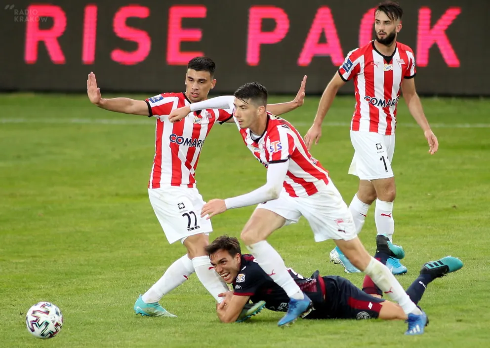 Ekstraklasa piłkarska - Cracovia - Pogoń 2:1 