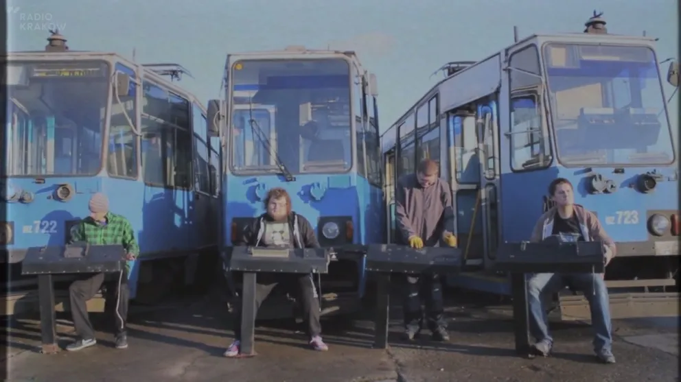 Krakowski Klub Modelarzy Kolejowych... składa hołd tramwajom 105N
