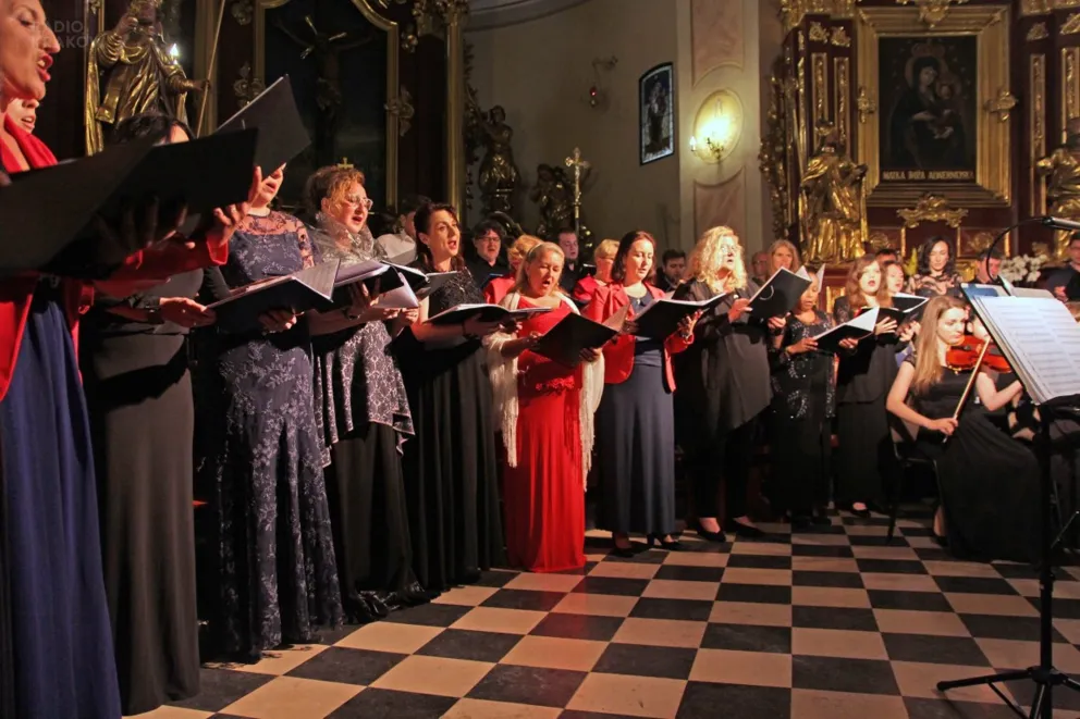 Muzyczny szturm i przełom – pierwsze koncerty po pandemii w wykonaniu artystów zespołu Śpiewanie bez granic